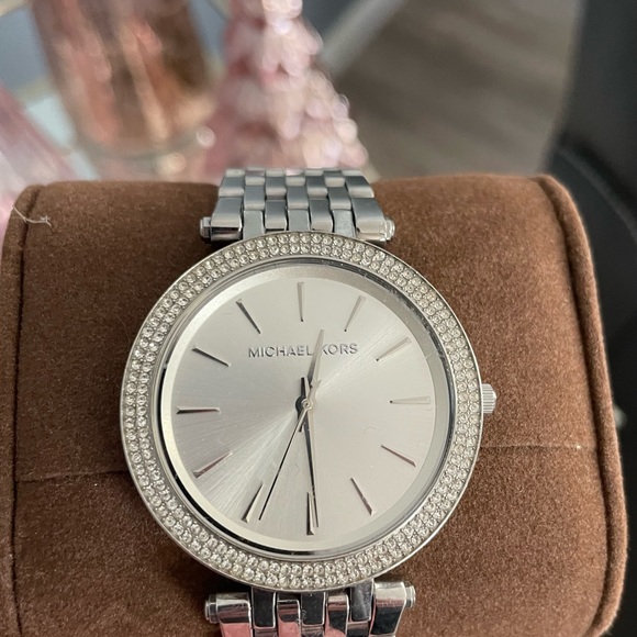 Michael Kors watch - Picture 2 of 9